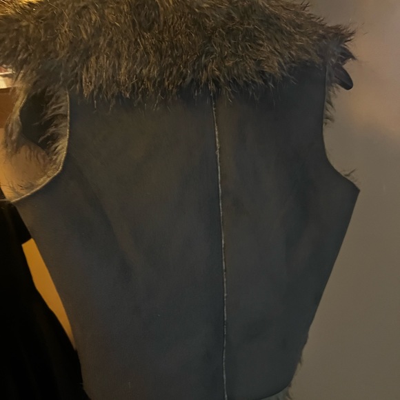 Ladies faux suede fur vest like new! - Picture 3 of 5